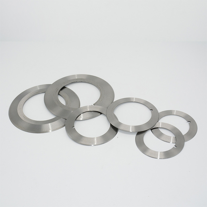 Dish-shaped circular slitting blades in multiple sizes